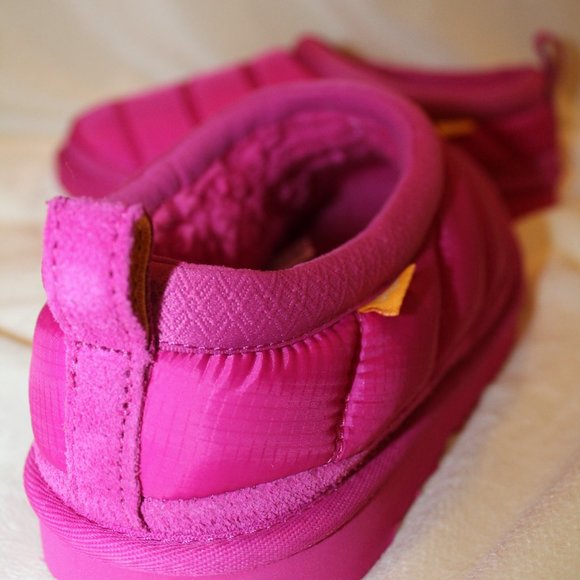 NIB UGG YOUTH 4 5‎ WOMEN'S 5.5-6 6.5-7 PUFFER TASMAN FUSCHIA PIInk - Picture 7 of 7